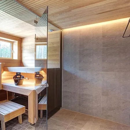 Pickala - Design - Seafront - Hot Tub Villa